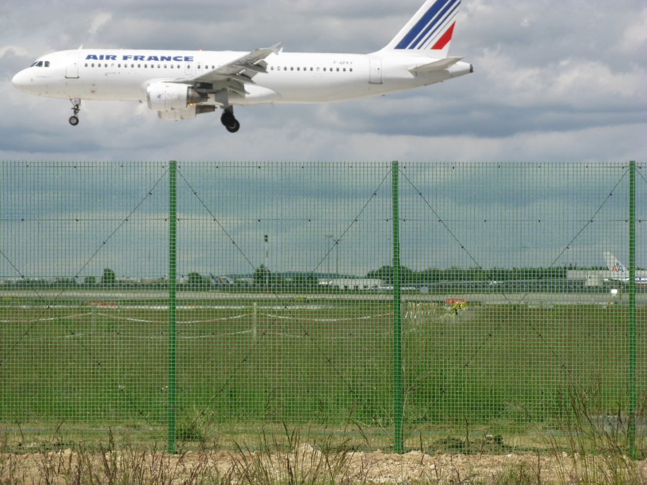 2011-05-19-319-CDG-ZONE IV-II