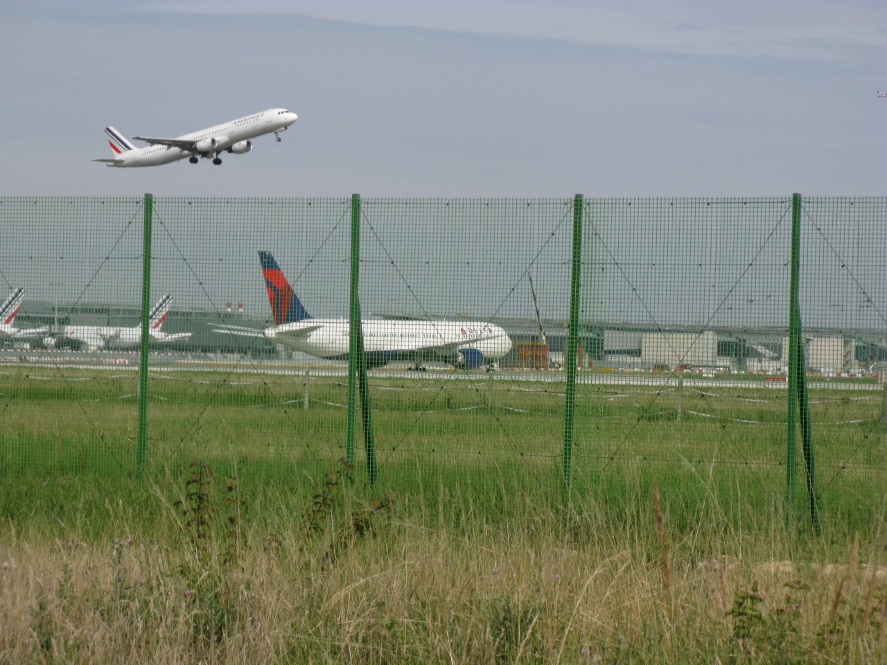 2011-08-02-154-CDG-ZONE IV-II