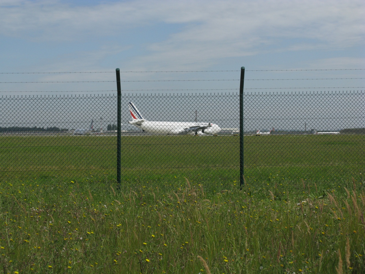 2011-08-02-205-CDG-ZONEIV