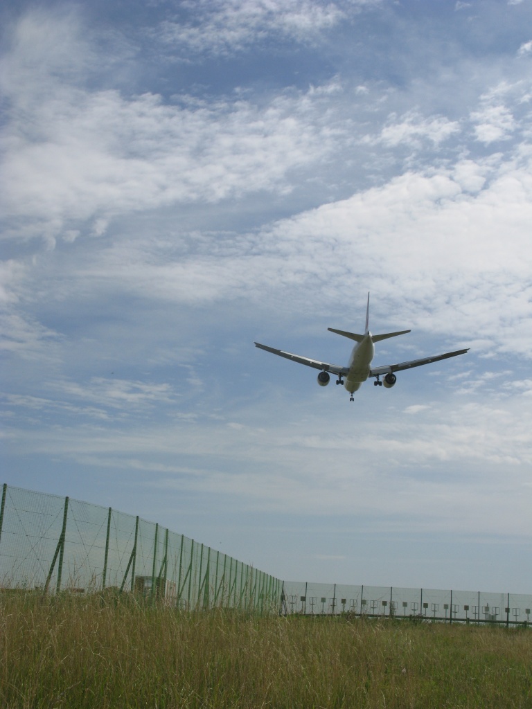 2011-08-02-352-CDG-ZONE III