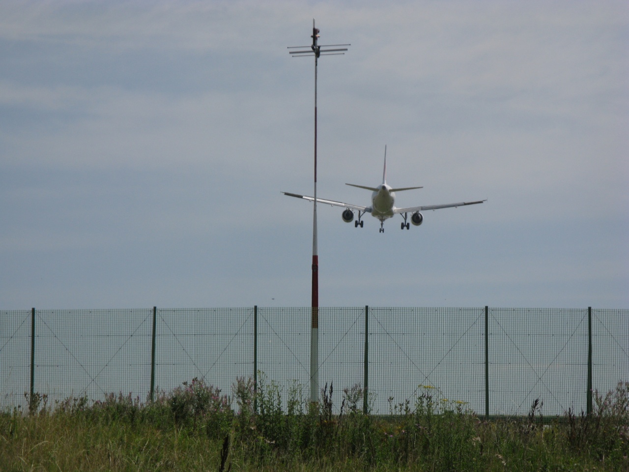 2011-08-02-353-CDG-ZONE III