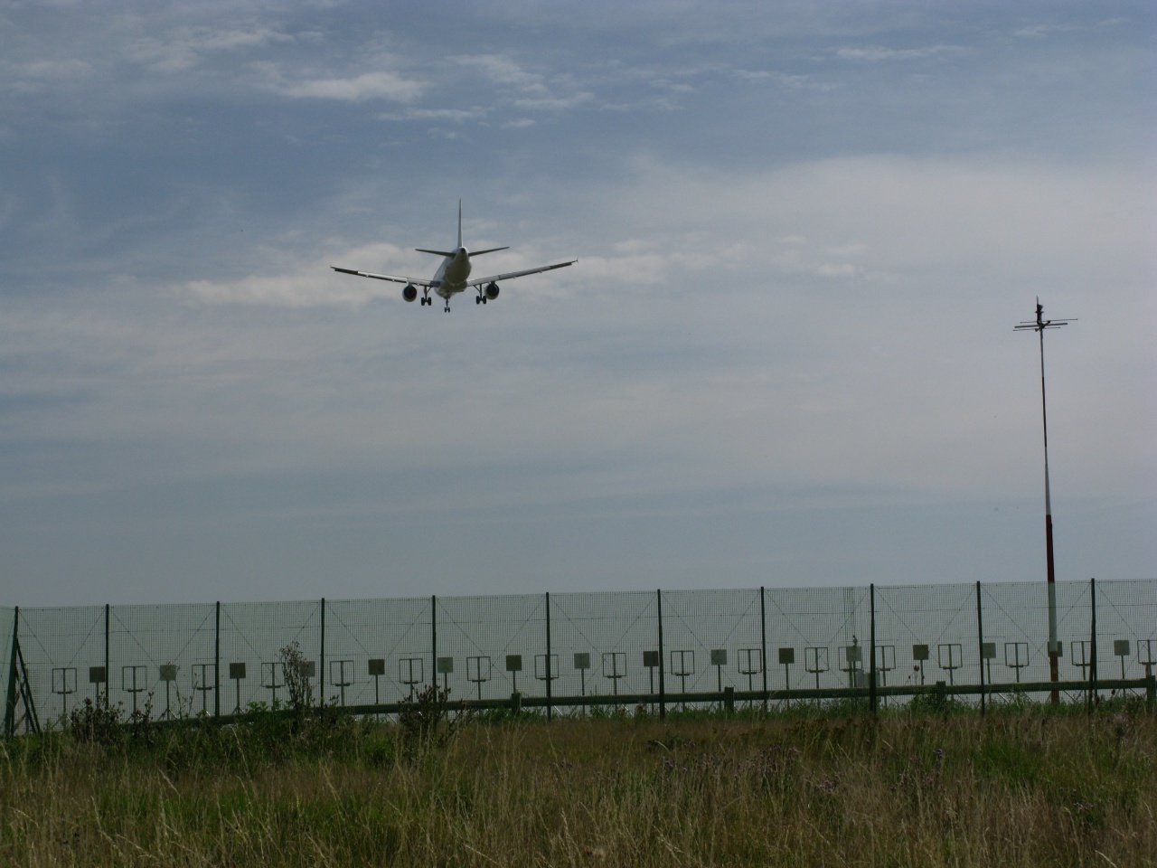 2011-08-02-359-CDG-ZONE III